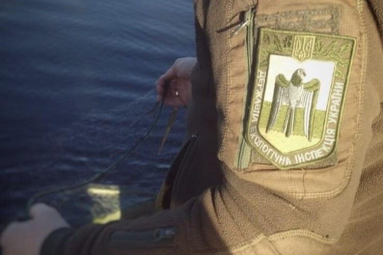 На Волині річку звільнили від 70 метрів браконьєрських сіток