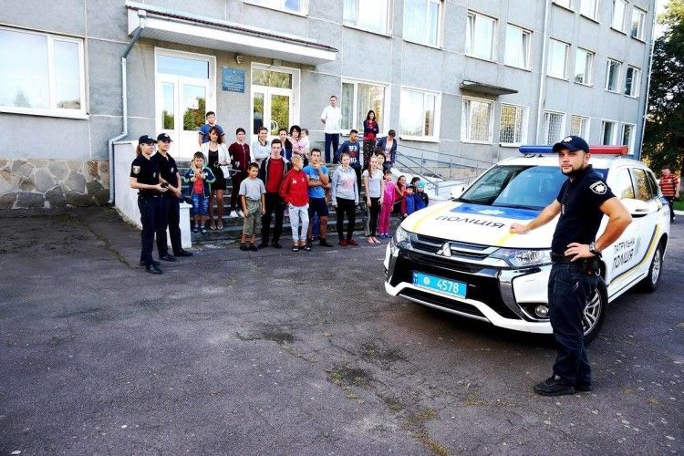 Волинські правоохоронці прагнуть навчити дітей правилам безпеки