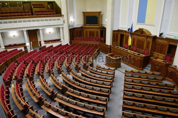  Опитування: у трійці лідерів партії Залужного, Зеленського та Порошенка