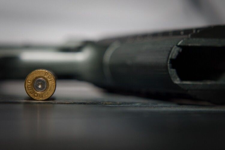 У Рівному на Пагорбі Слави 26-річний чоловік вчинив самогубство