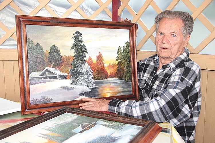 85-річний художник-самоучка  мріє навесні намалювати правнуків  під квітучою калиною