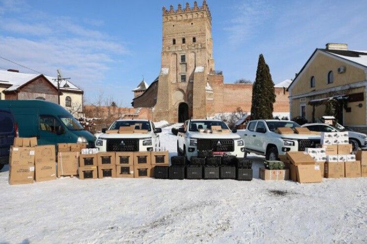 Луцька громада передала на фронт допомогу на 15 мільйонів гривень