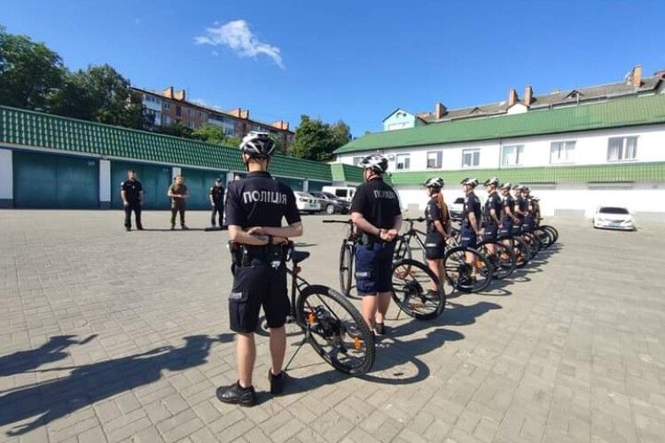 Рівненські поліцейські отримали велосипеди від німецьких партнерів (Фото)