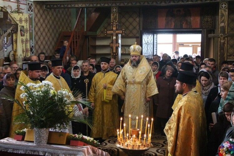 У Скобелці  Божественну літургію з нагоди храмового свята очолив митрополит Луцький і Волинський Михаїл