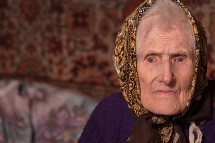 93-літня Наталія Борисюк з Волині пережила п'ять влад і мріє побачити мир