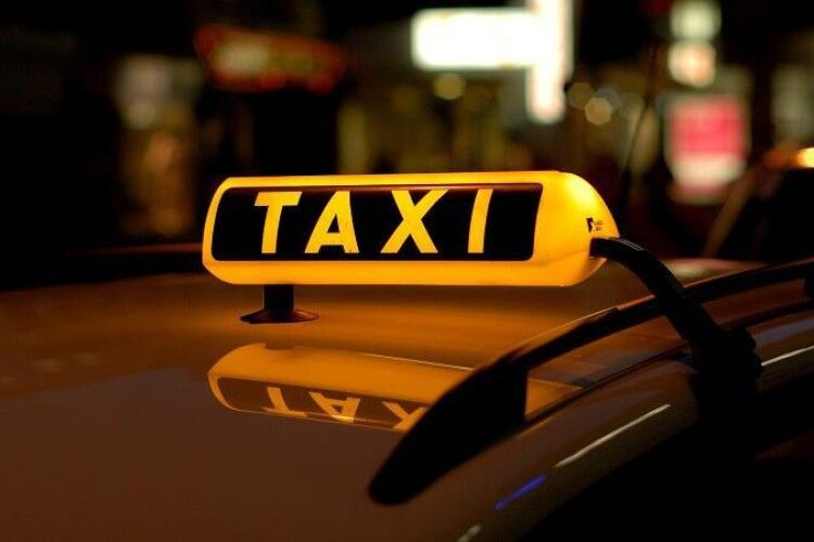 «Ми перегнули палицю»: пасажирка таксі, яка «ненавидить українську мову», перепросила, коли побачила себе в мережі 