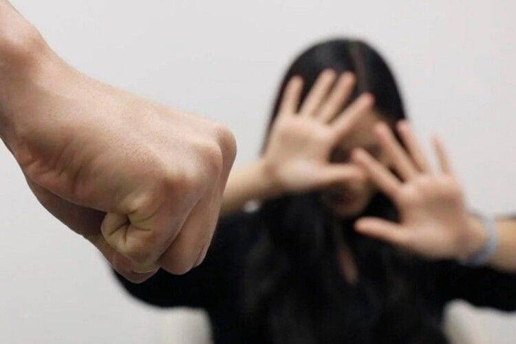 На Волині судять батька-одинака, який катував власну дитину