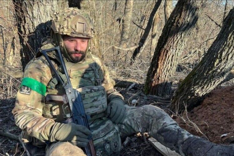Комік Віктор Розовий отримав важку травму на фронті