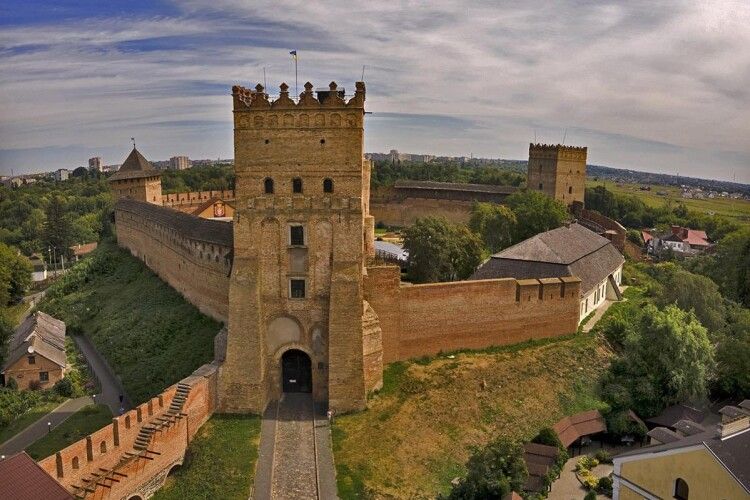 Число вражає: повідомили, скільки туристів відвідало Луцький замок