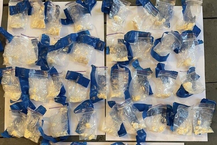 У Луцьку затримали 28-річного наркодилера із сотнею закладок