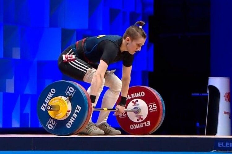 Українка Каміла Конотоп виборола відразу три золотих нагороди на Чемпіонаті Європи з важкої атлетики, який проходить в Москві