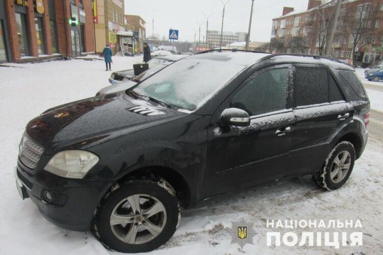Викрадений у Рівному позашляховик знайшли аж на Сумщині