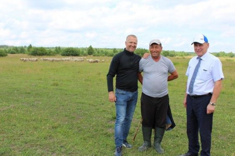 Власник луцького готелю віднайшов «справу для душі» у вирощуванні тварин