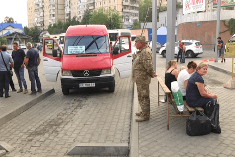 У Рівному перевізник відмовився везти військовослужбовців і не вирушив у рейс