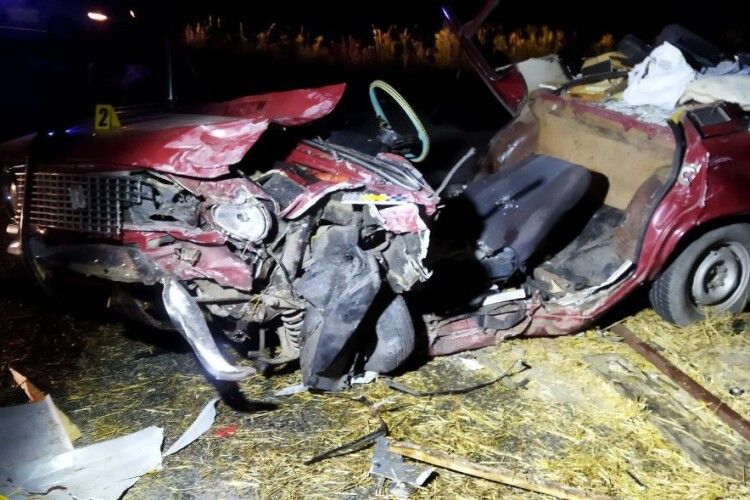Водій, якого вирізали з машини після жахливої автотрощі на Рівненщині, помер