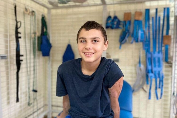 Лікарі врятували хлопчика з Бахмута, який отримав інфаркт мозку через удар ракетою