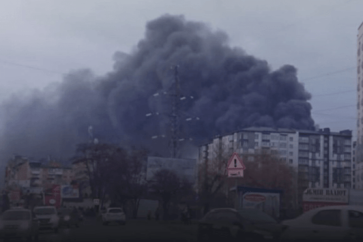 У Івано-Франківську пролунали три вибухи