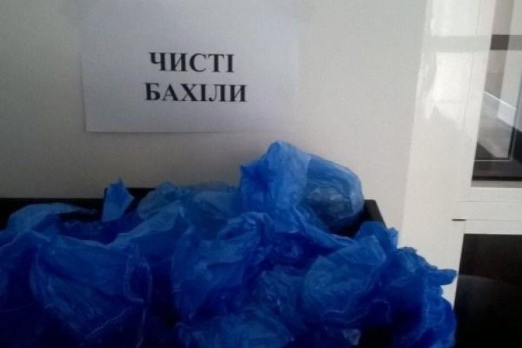 Якщо у лікарні вас змушують купувати бахіли, пошліть їх! – Комаровський (Відео)
