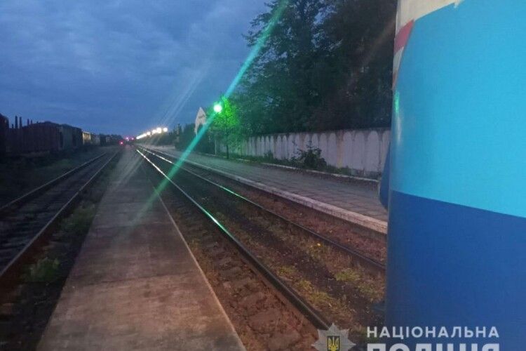 «Жінка раптово опинилася на коліях»: під колесами потяга загинула жителька Рівненщини