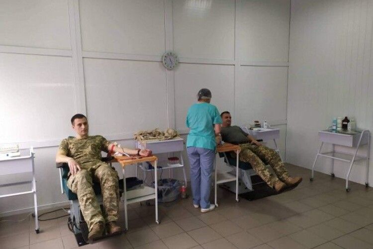 Військовослужбовці долучилися до акції «Брати по крові»