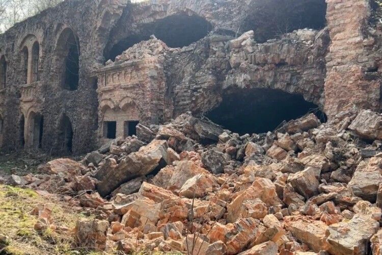 Після обвалу Тараканівський форт планують закрити для туристів 