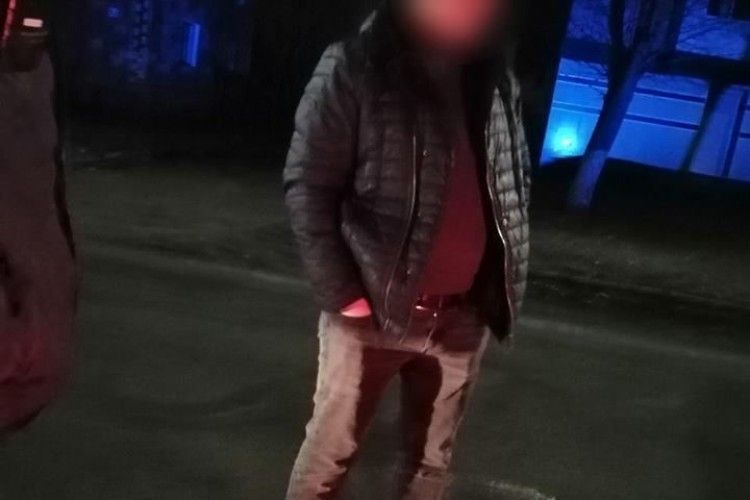 У Ковелі нетверезий водій накинувся на патрульного з кулаками