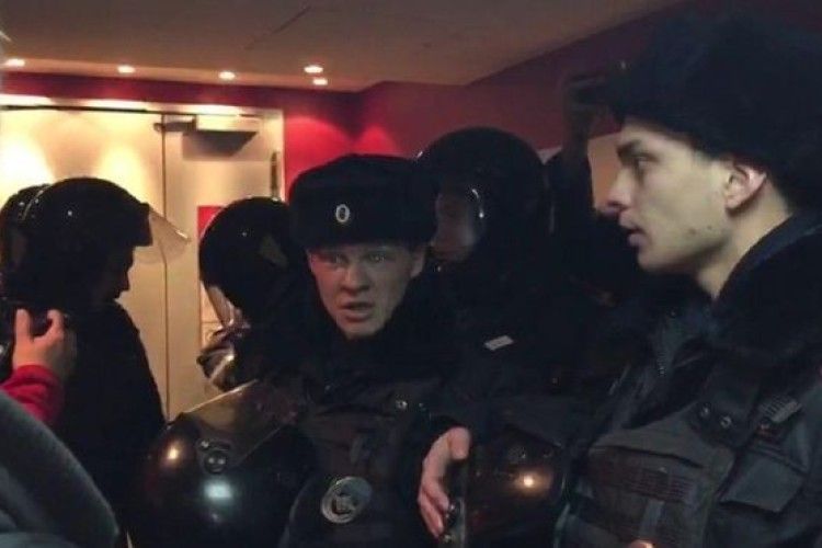 У Москві зірвали показ фільму про Донбас «Політ кулі»