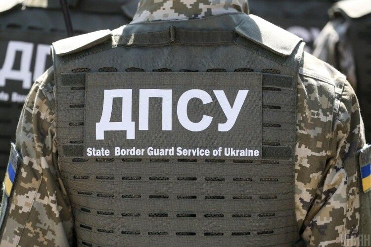 Нападниками, які побили українських прикордонників і відібрали у них табельну зброю, виявилися співробітники СБУ