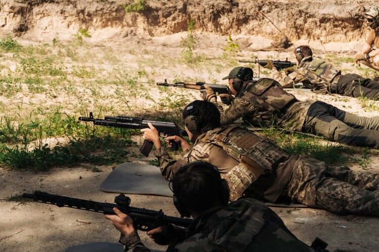 На Волині цивільних занурили в умови реального бою