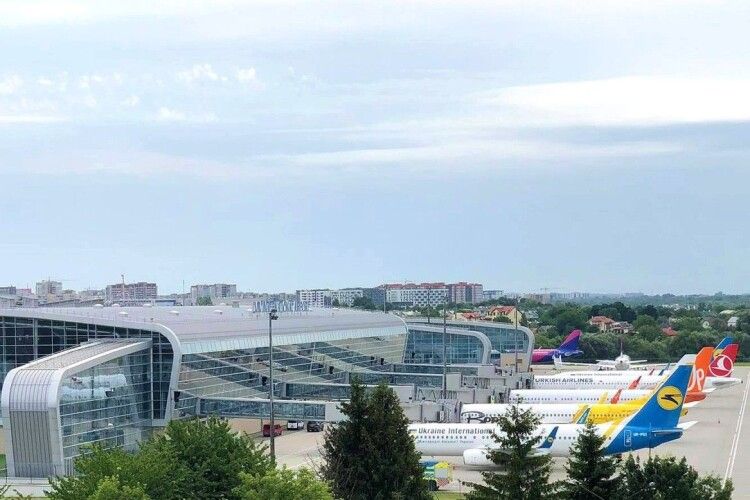 У Львові в межах гуманітарного коридору  можуть відкрити аеропорт