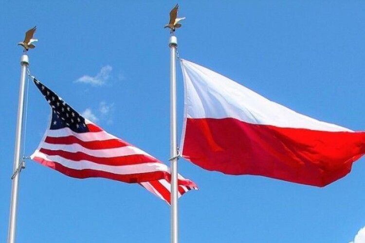 США скасовують візи для громадян Польщі