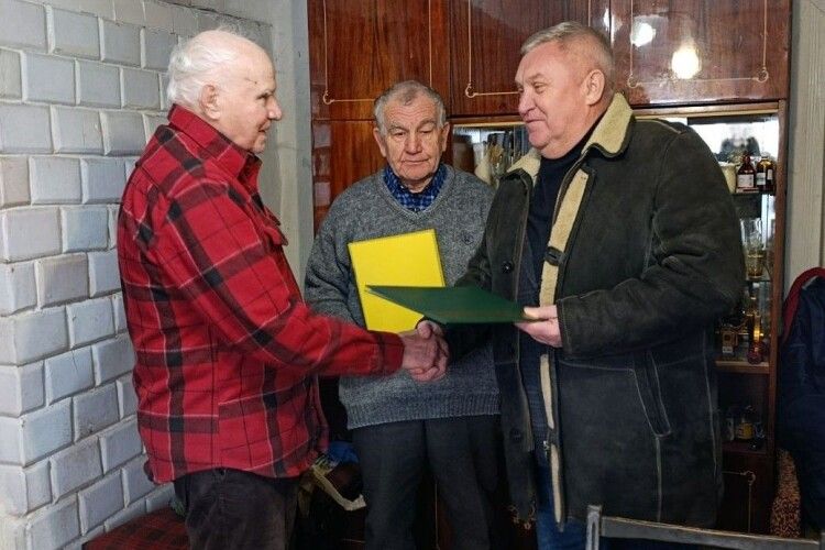 За крок до сторіччя: на Волині привітали 99-річного ветерана 