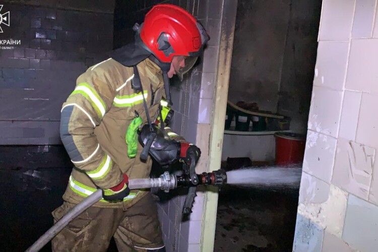 В операційномі блоці чернівецької обллікарні сталася пожежа, людей евакуювали