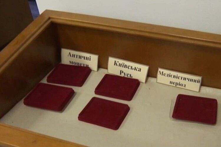 У Новоград-Волинському злодії обікрали музей