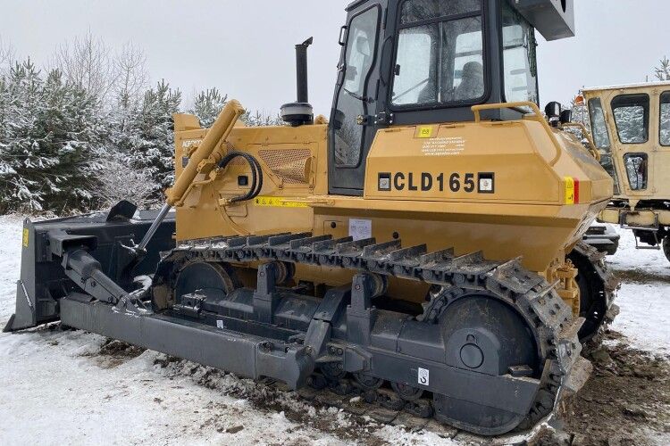 На Волині для міського сміттєзвалища придбали бульдозер