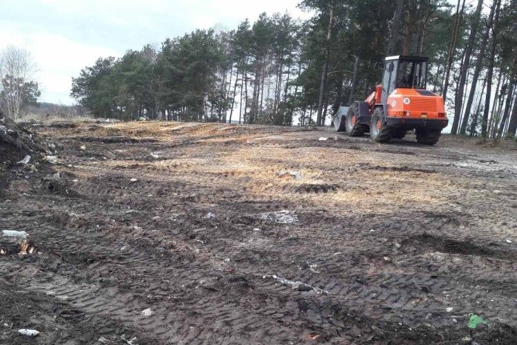 У селі на Камінь-Каширщині ліквідували сміттєзвалище