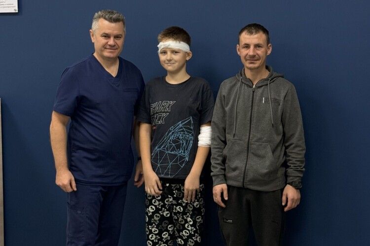На Львівщині побутова травма вуха призвела до рідкісного руйнування кістки у 12-річного Матвія