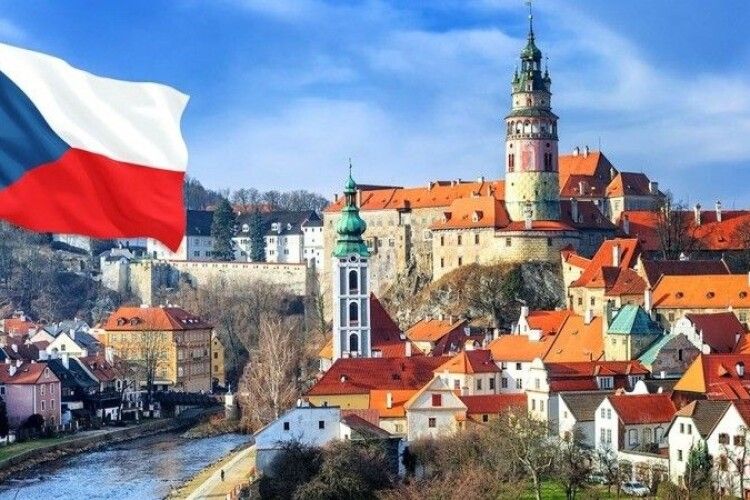 Чешкам дозволили не додавати до свого прізвища суфікс -ová