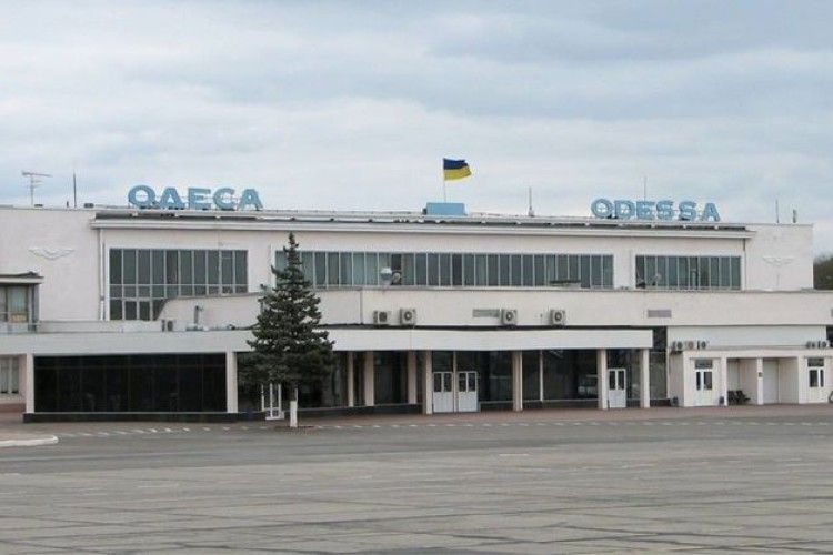 Літак, що прямував з Києва до Греції мусів сідати в Одесі – одній з пасажирок стало погано