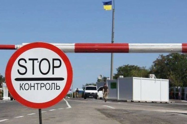 Склади Волинської митниці наповнюються і шкарпетками, і приладами