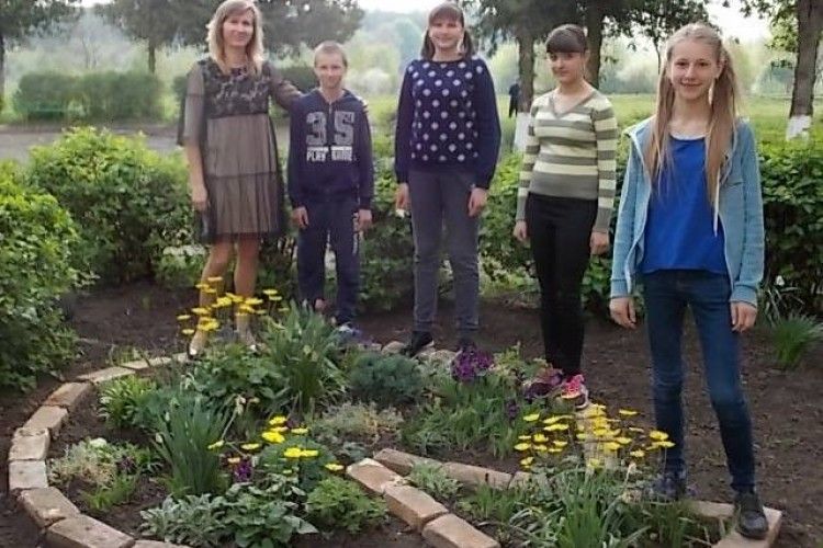 Клумбу у вигляді піци визнано найкращою на Волині