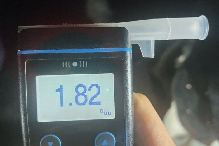 На Волині 55-річна водійка сіла за кермо з показником 1,82 проміле