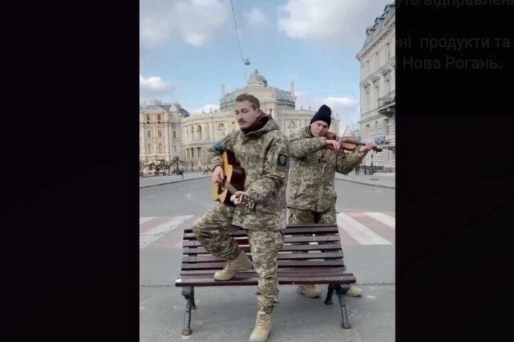 «А ми на дно Володю пустим»: відомий музикант Микола Серга у теробороні Одеси склав підбадьорюючу пісню