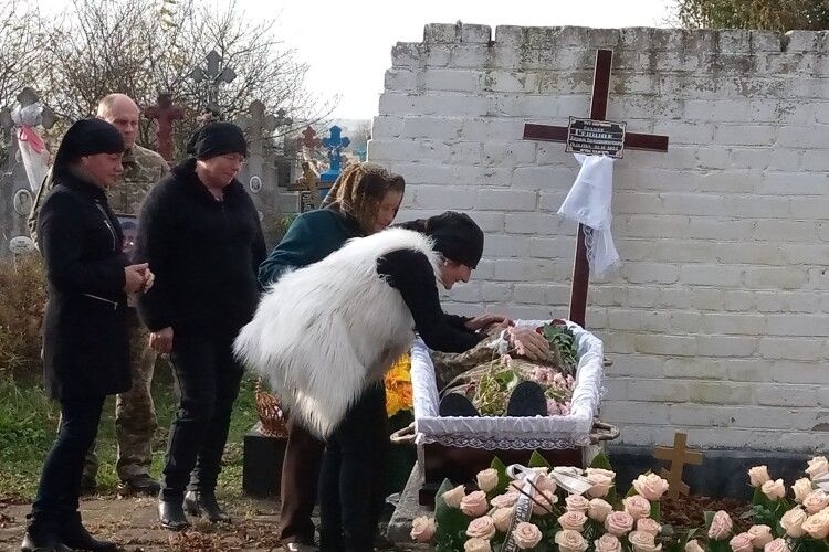 На Волині в останню дорогу провели батька двох дітей, який поліг за Україну (Фото)