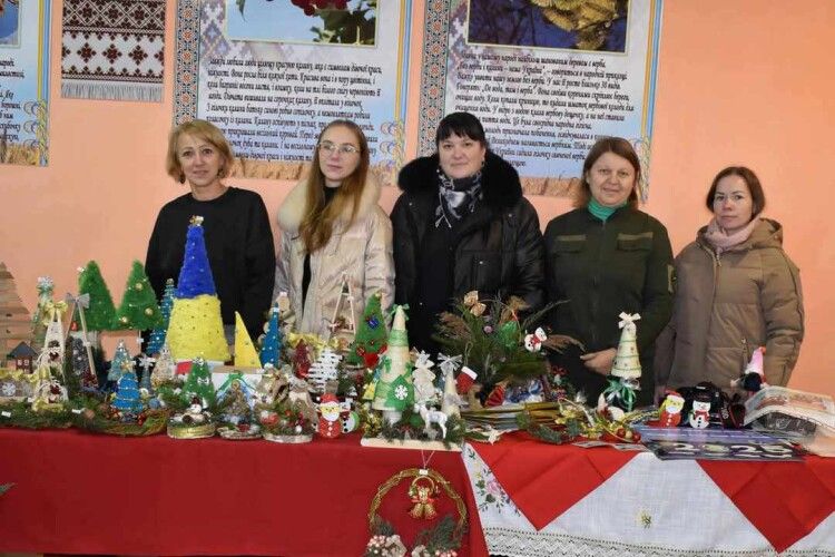 В Любешівській громаді на новорічному благодійному ярмарку зібрали для ЗСУ 10 000 гривень