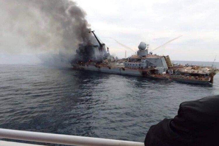 Злякались: ворожі кораблі відійшли від українського берега майже на 200 км