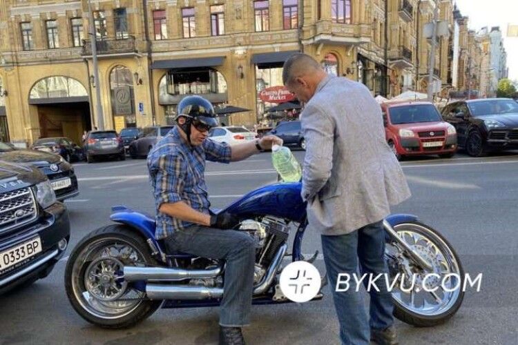 Що зробив Віталій Кличко, коли в його мотоциклі закінчився бензин
