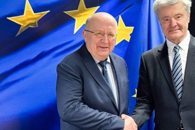 Порошенко з Брюсселя: сподіваюсь, Рада ЄС швидко затвердить регламент використання 90 млрд євро для України