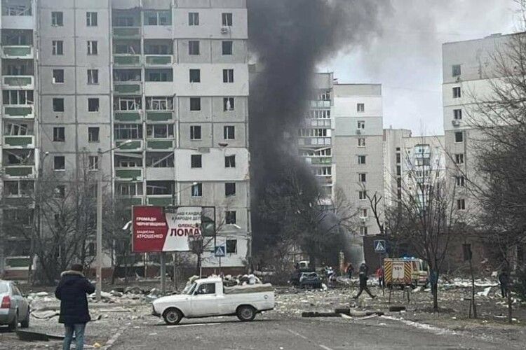 Російські окупанти нанесли ракетний удар по житлових будинках у центрі Чернігова (Фото)