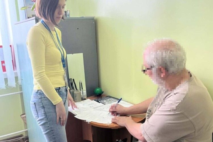 На Волині іноземця з протермінованим паспортом оштрафували на кругленьку суму